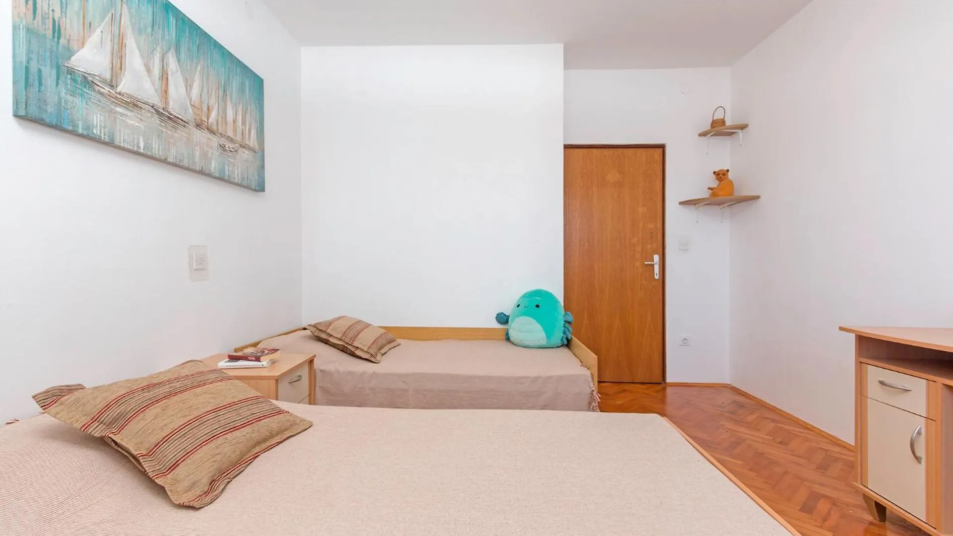 Bright & Spacious Apartment With Terrace In Stinjan Pula Croatia